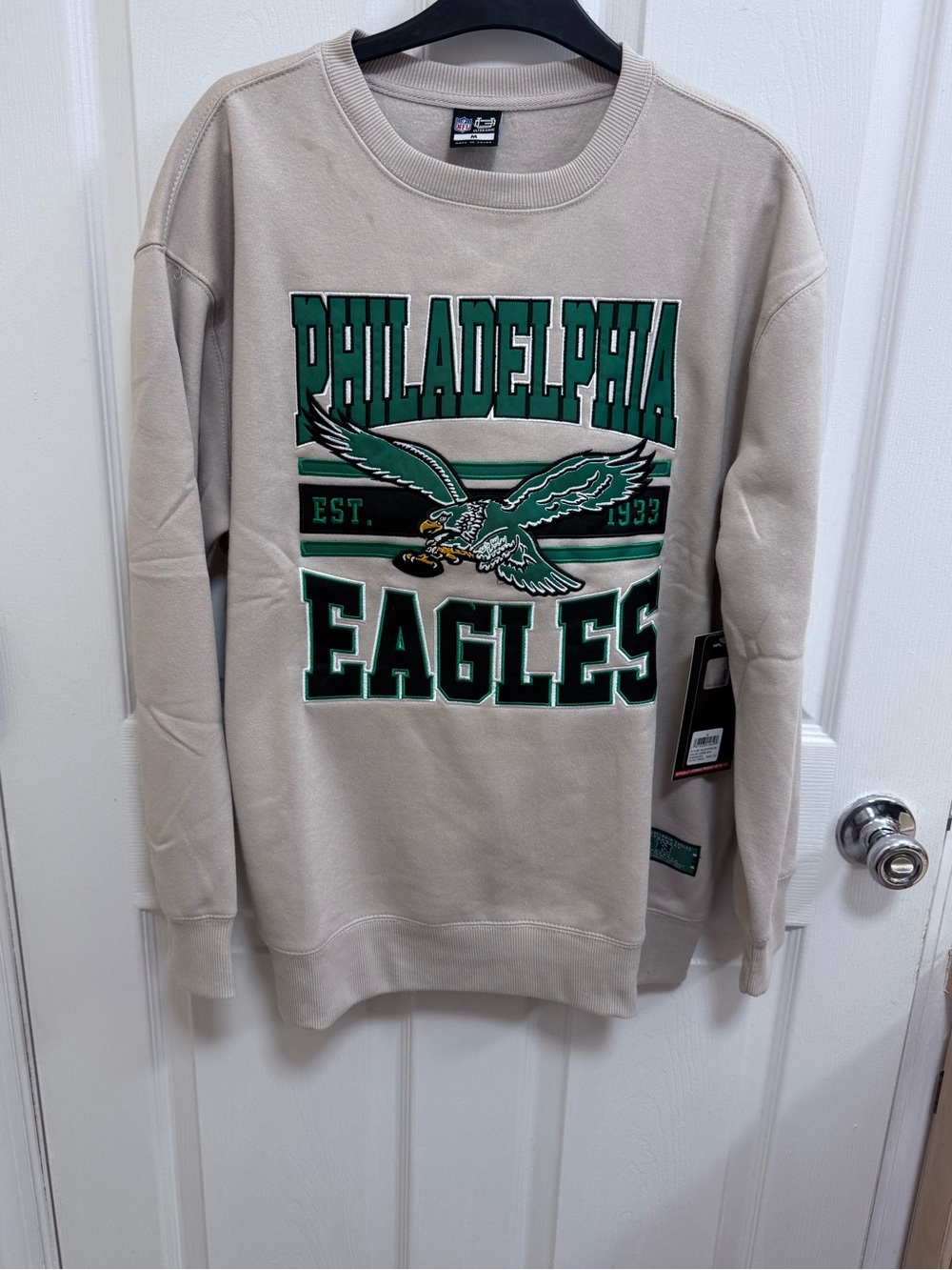 NWT NFL Philadelphia Eagles Sweatshirt in Cream/Green, Size Medium